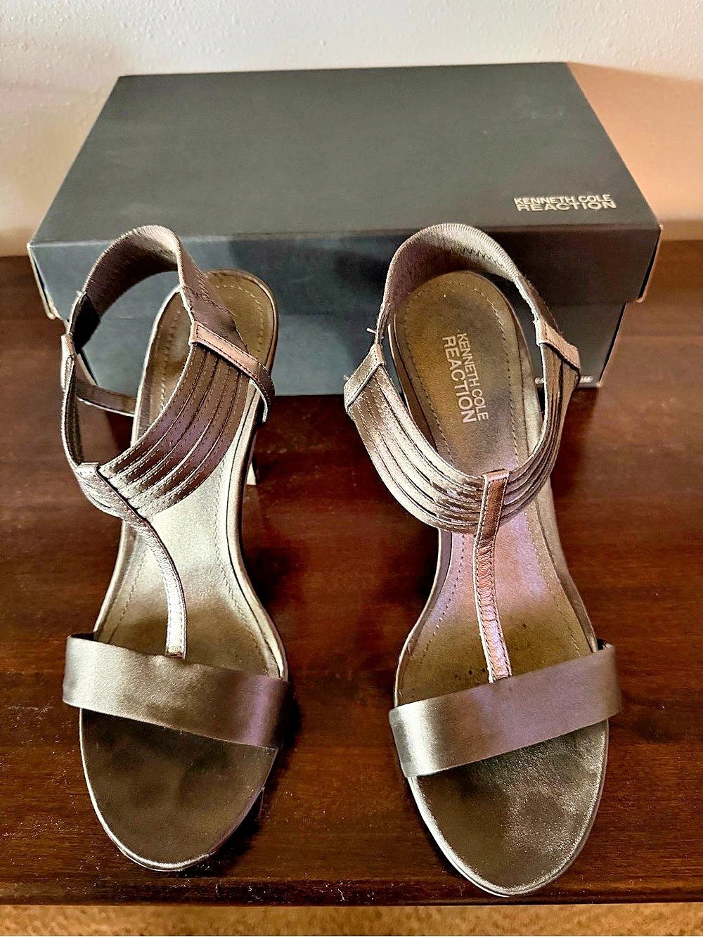 Kenneth Cole Reaction Knowway A0 Heeled Sandals in Brown & Silver US 8.5